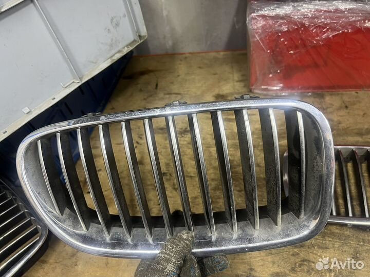 Решетка радиатора BMW F10 F11 Дорестайлинг