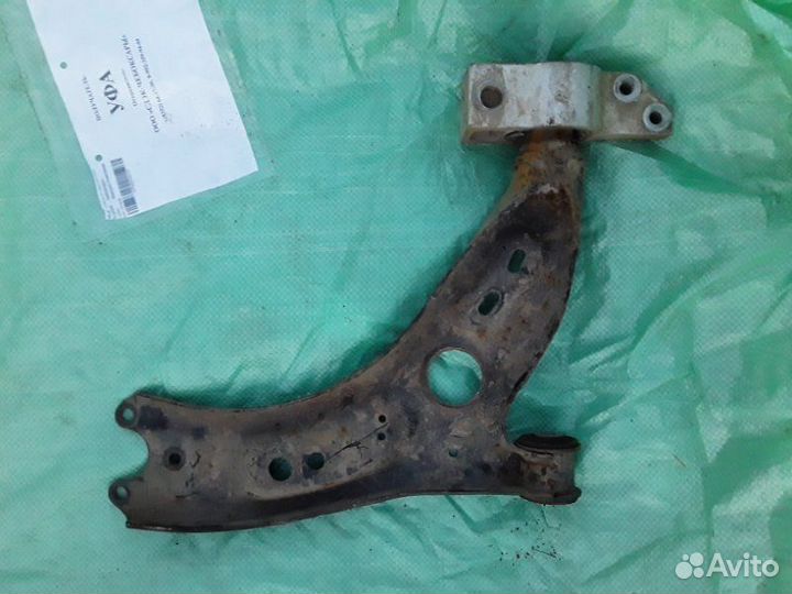 Рычаг подвески передний левый Volkswagen Tiguan 1