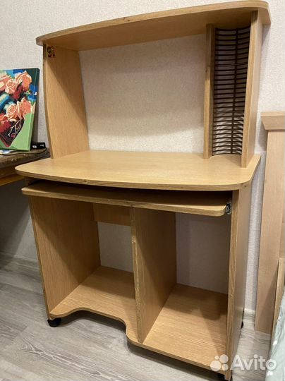 Компьютерный стол