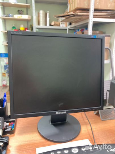 Мониторы 17 и 19 дюймов Samsung, Acer