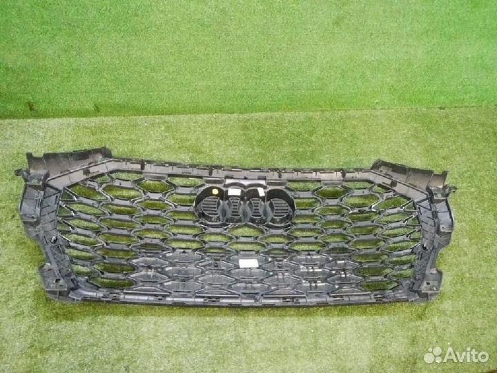 Решетка радиатора Audi Q3/RS Q3