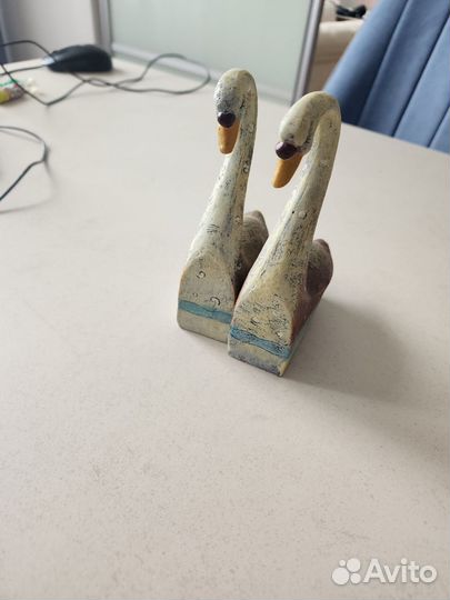 Статуэтка лебедь