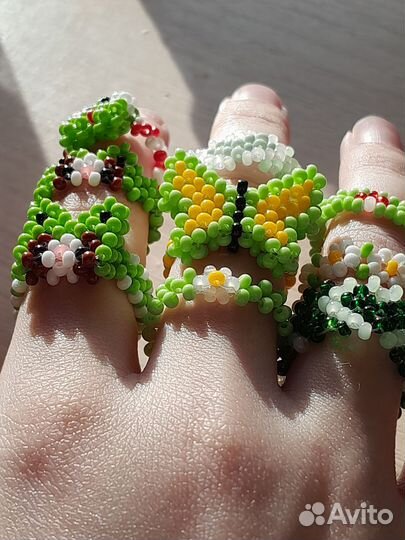 Украшения из бисера