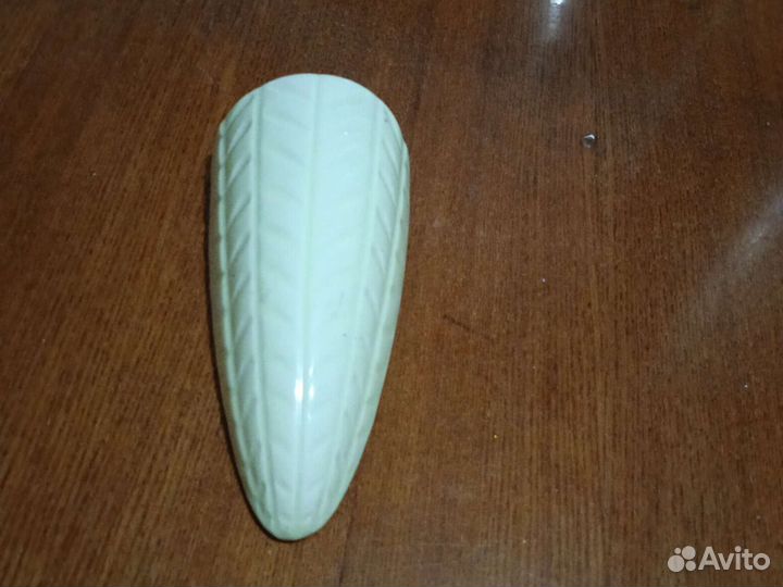 Настенное керамическое кашпо