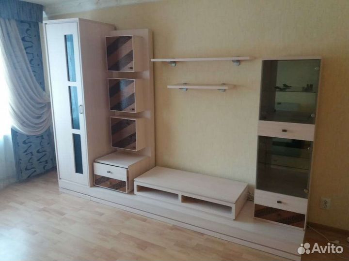 Стенка в гостиную