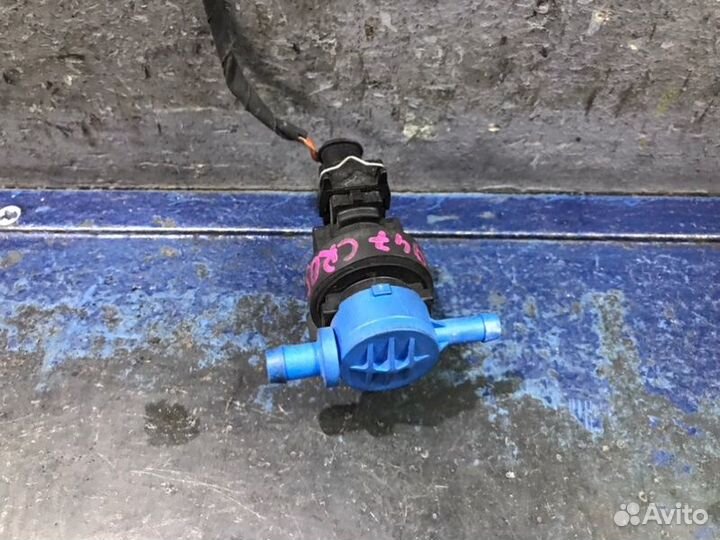 Клапан вентиляции бензобака Chrysler Crossfire