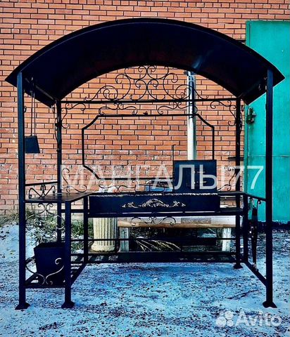 Мангал с крышей