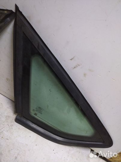 Форточка кузова Ford Focus 3 2011-2017