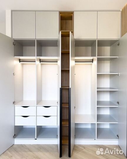 Угловой шкаф