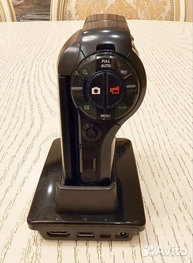 Видеокамера Sanyo Xacti VPC-HD1000GX