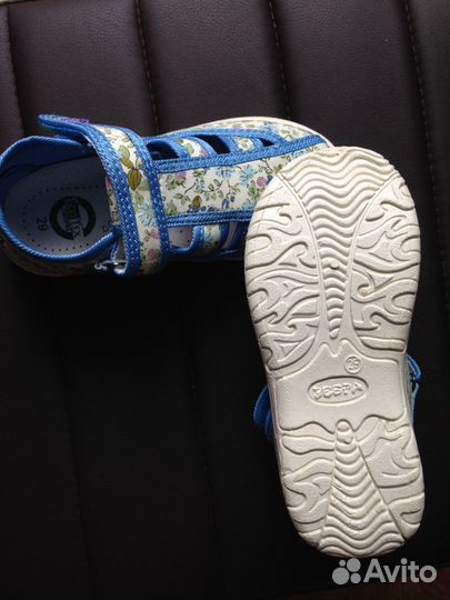 Продаются туфли для девочки