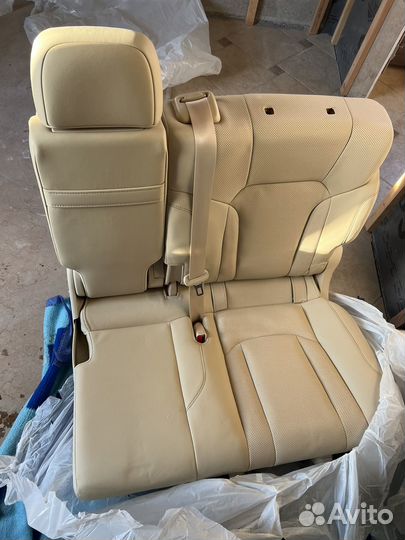 Сидения на Lexus LX