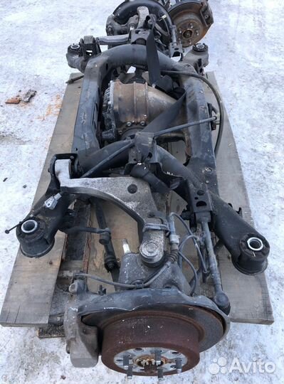 Ступица задняя левая Celsior UCF30 UCF31