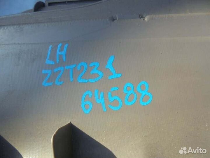 Обшивка багажника левая Toyota Celica ZZT231