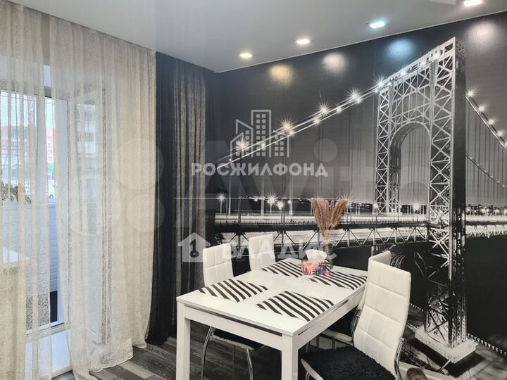 3-к. квартира, 72,8 м², 2/13 эт.