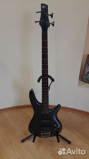 Бас-гитара Ibanez SR300e