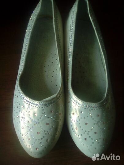 Туфли для девочки новые