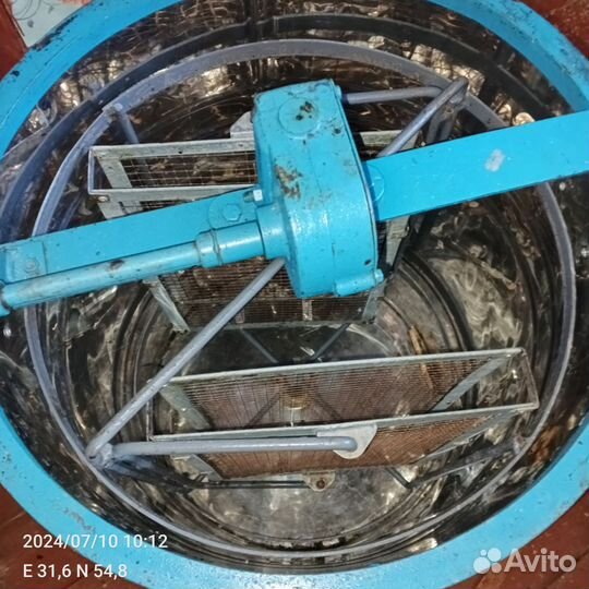 Медогонка 2х рамочная б/ у