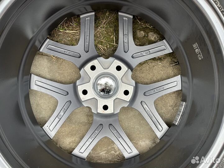 Зимние колеса r 18 225/55 новые (шины +диски)