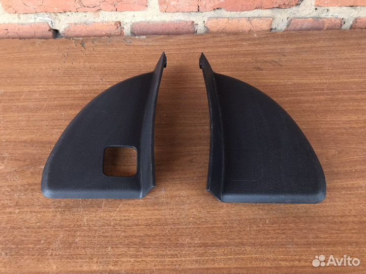 Накладка торпедо боковая Mitsubishi Outlander 3