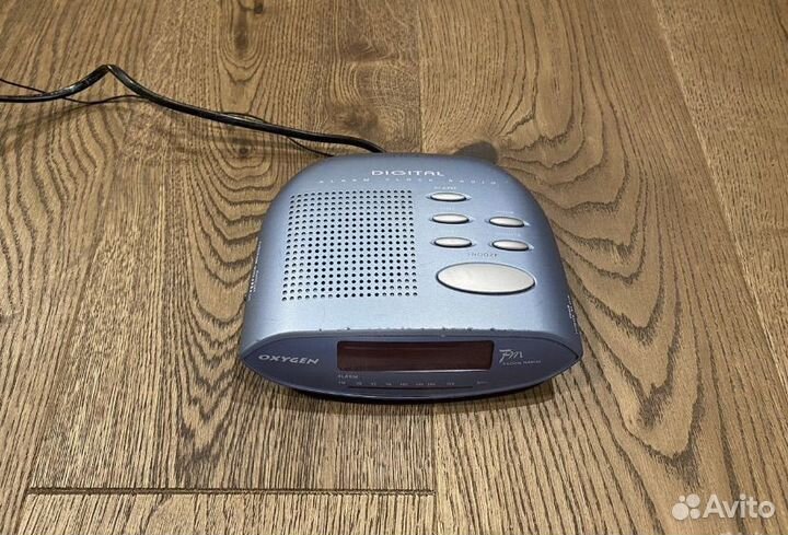 Радио с часами и будильником (из Финляндии)