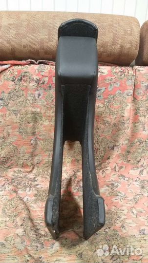 Подлокотник в микроавтобус