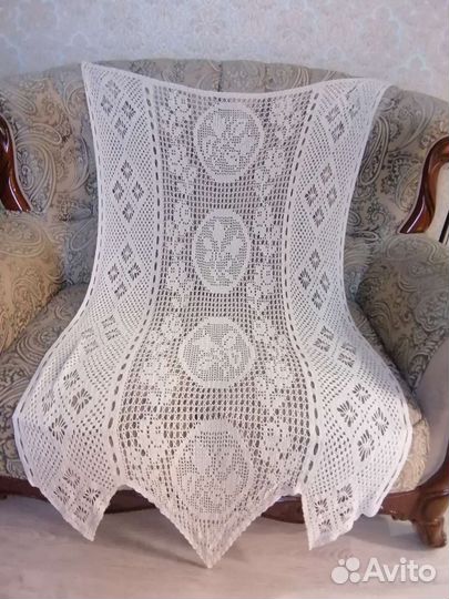 Скатерть, столешница с вышивкой