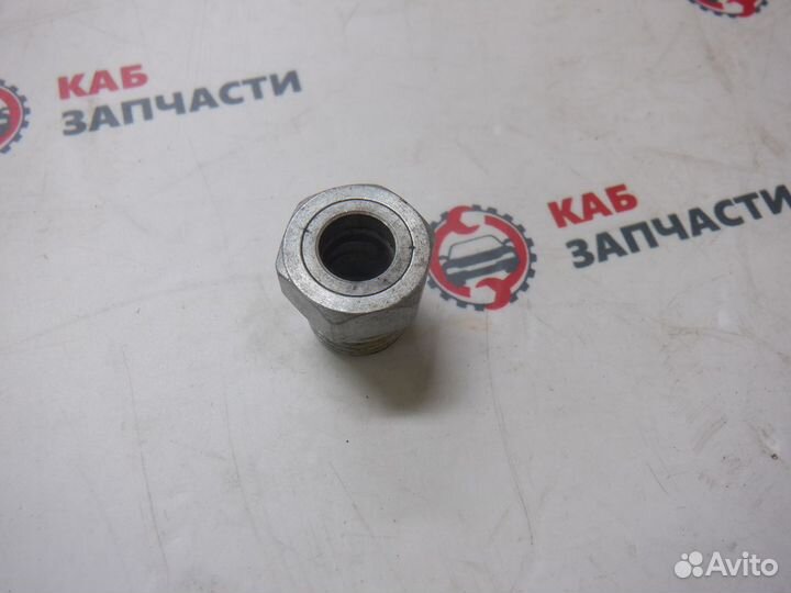 Штуцер насоса гур Ford Transit