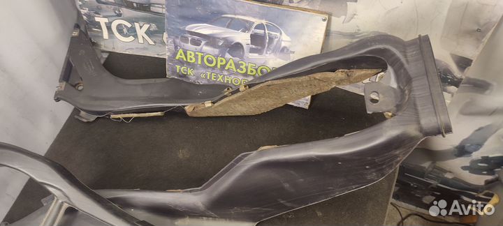 Туннель потока воздуха Audi 100 C4