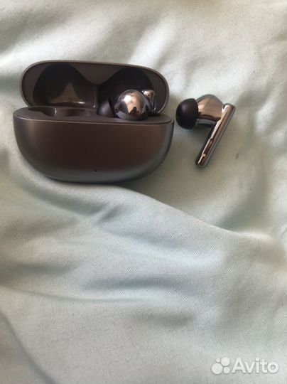 Беспроводные наушники