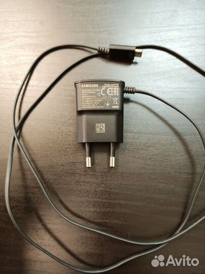 Сетевое зарядное устройство