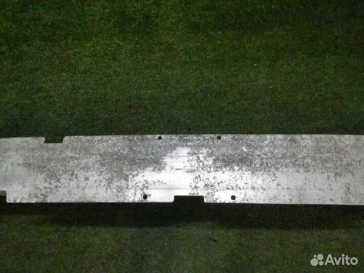 Усилитель переднего бампера BMW 5-Series