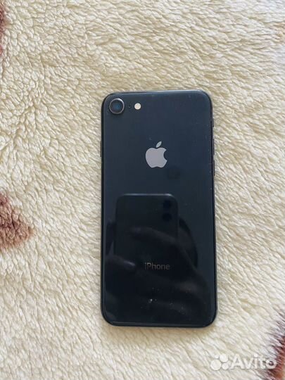 Телефон iPhone 8 64 gb