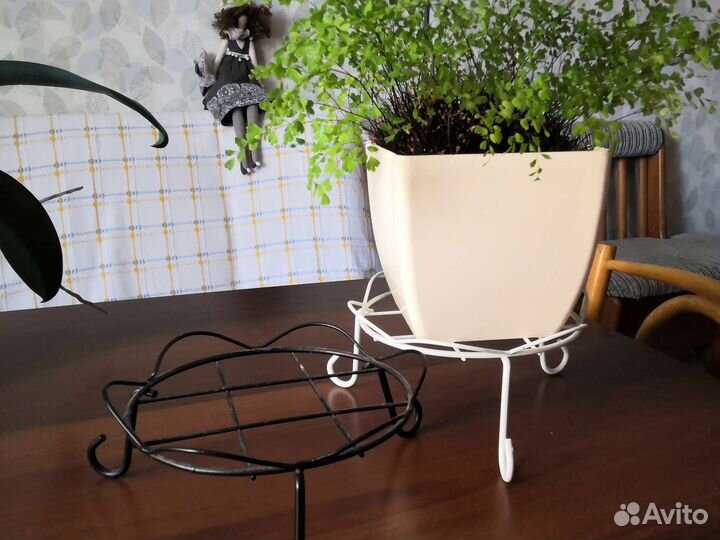 Подставка для цветов на подоконник