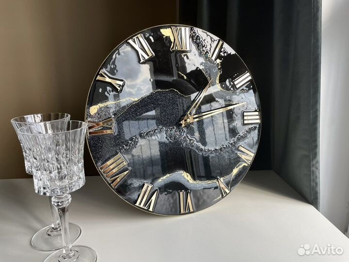 Часы настенные из эпоксидной смолы 35 см