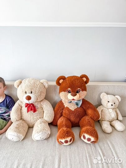 Плюшевый медведь огромный