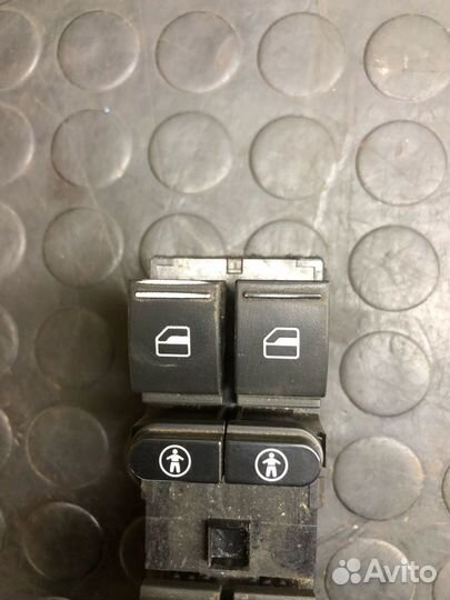 Блок управления стеклоподъемниками Volkswagen