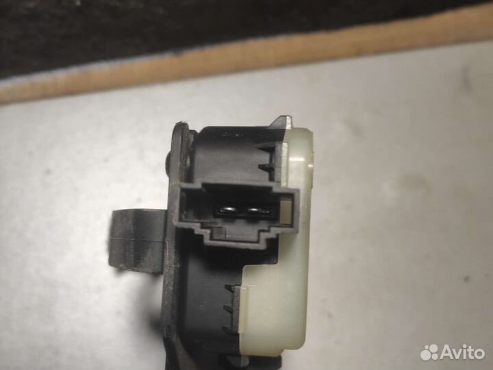 Замок лючка бензобака mercedes c-class w203