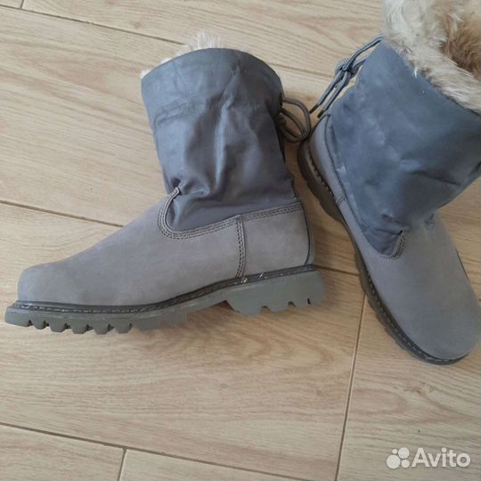 Ботинки женские 38 размера cat