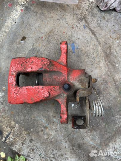 Суппорт задний правый solaris 2012