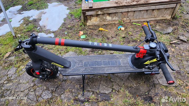 Электросамокат Tribe Maya