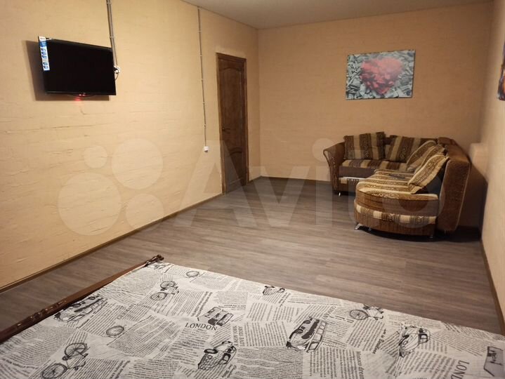 2-к. квартира, 80 м², 1/9 эт.