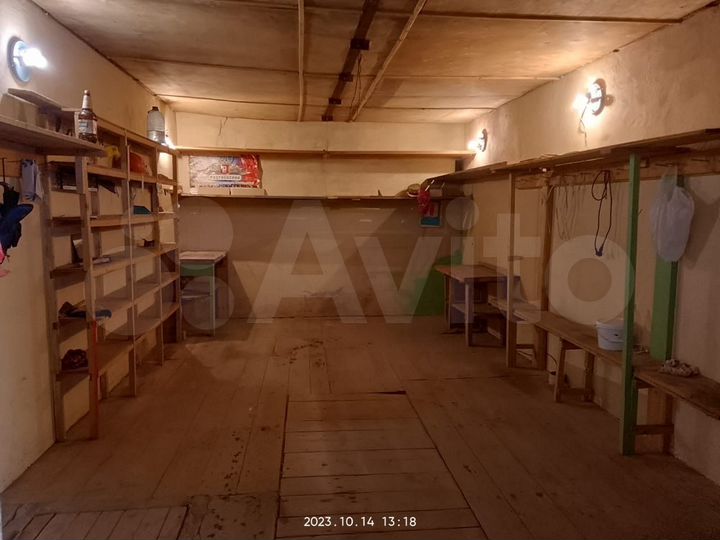 Гараж, > 30 м²