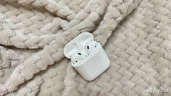 Наушники и Кейс для airpods