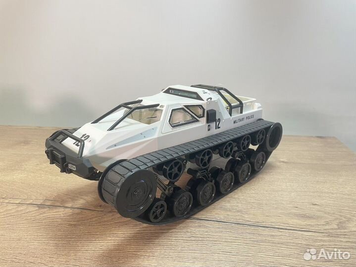 Машинка на радиоуправлении вездеход