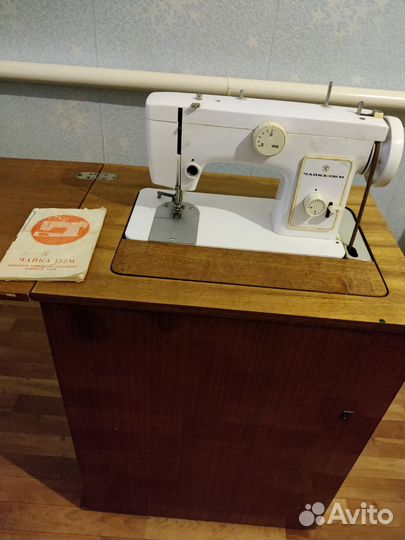 Швейная машина Чайка 132м