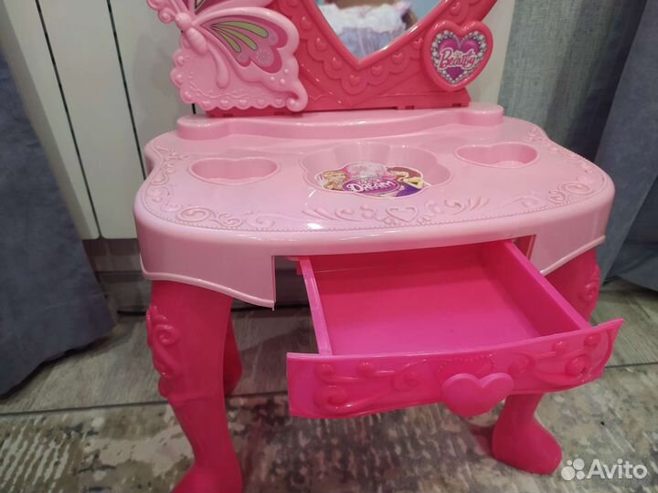 Туалетный столик, столик парикмахера музыкальный