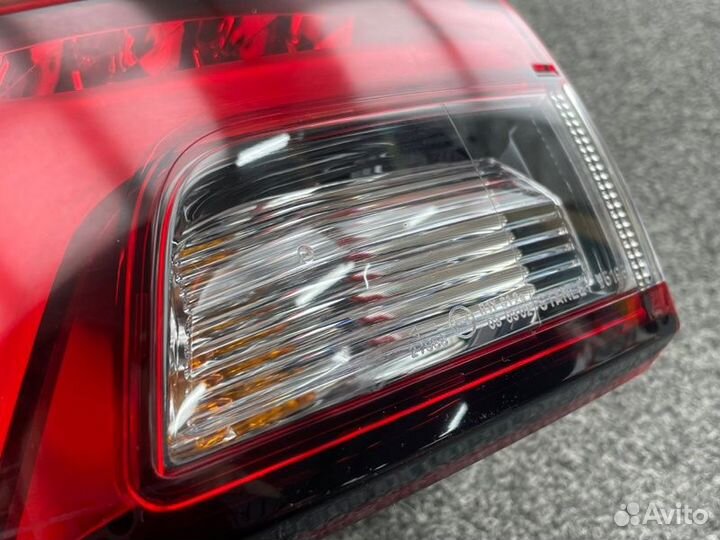 Стоп-сигнал левый Mitsubishi Outlander GN0W