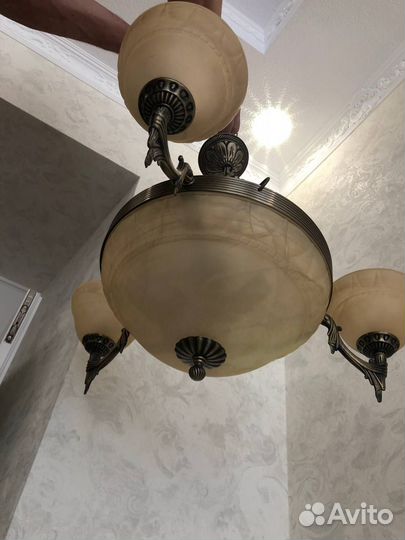 Продам люстры