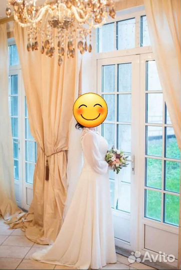 Свадебное платье со шлейфом